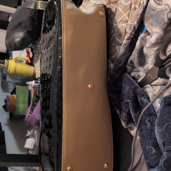 Arcadia Teresa Large Top Handled Black Patent Leather Handbag - Picture 7 of 8